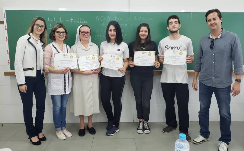 Entrega de Certificados - 1º Lugar Colégio Estadual Sagrada Família