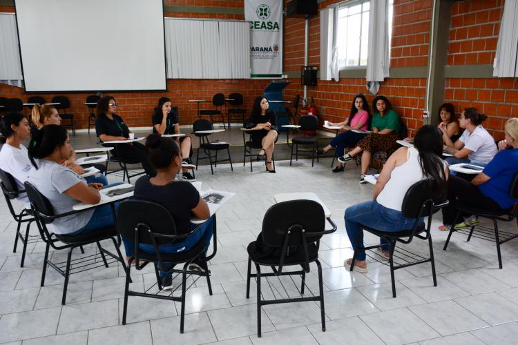 Mês da Mulher: Monitoradas que atuam na Ceasa participam de roda de conversa promovida pelo NEPSD e Nupem