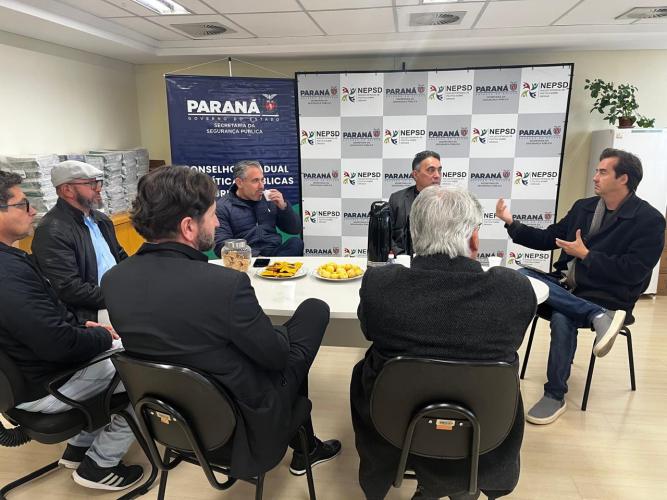 Entrega de certificado para Comunidades Terapêuticas